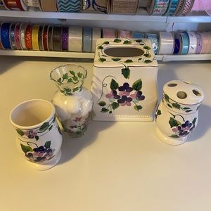 Purple flower and Green ivy vanity set